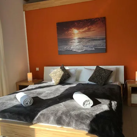 Haus Ischia Апартаменты *